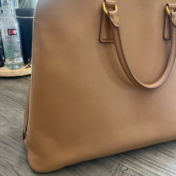 Prada Saffiano Lux Bag - Picture 4 of 16